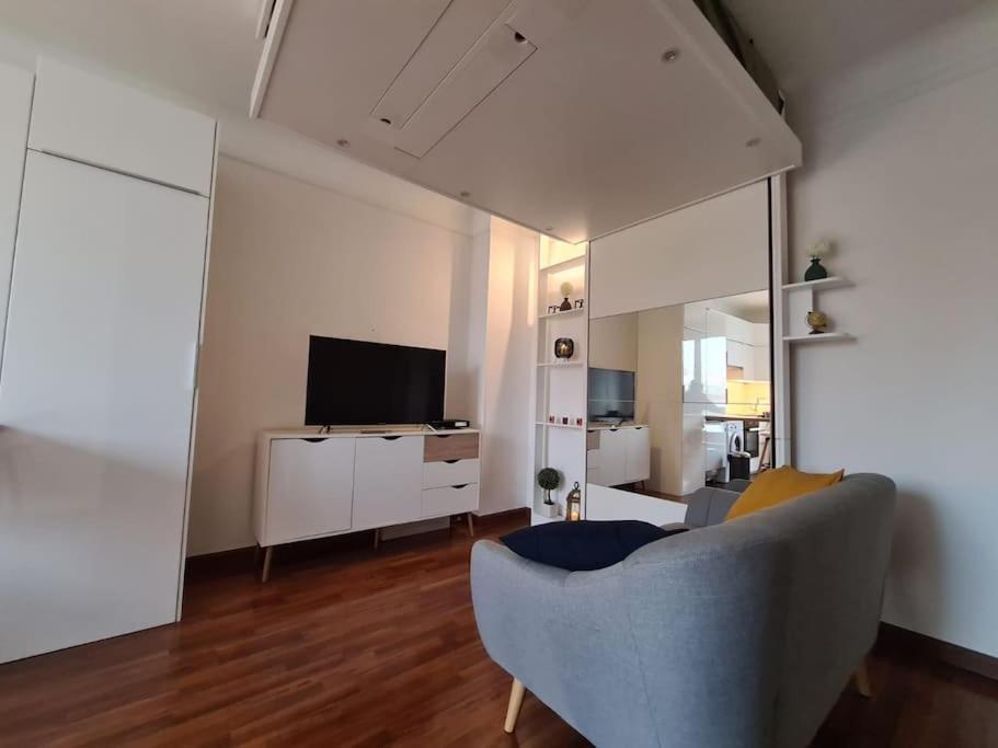 Studio A 2 Pas De La Gare Сартрувиль Экстерьер фото