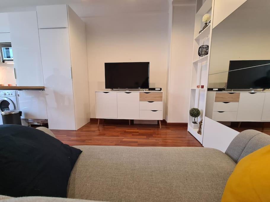 Studio A 2 Pas De La Gare Сартрувиль Экстерьер фото