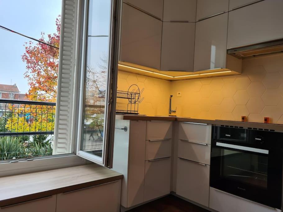 Studio A 2 Pas De La Gare Сартрувиль Экстерьер фото